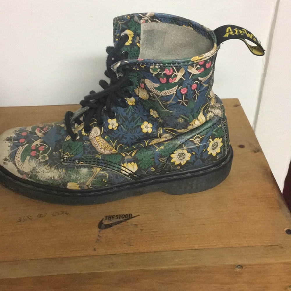 Floral Doc Martens - Picture 2 of 6